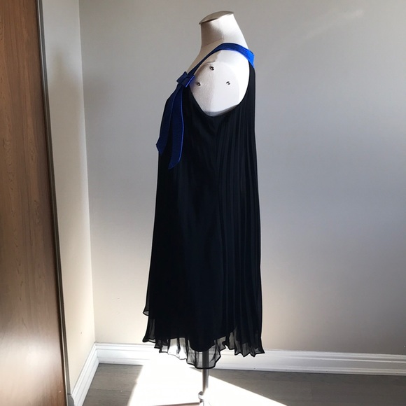 Dress - Picture 4 of 5